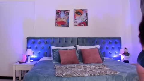 Snapshot of regina_blum chatting on 25, 11, 2025 Regina online show from 25, 11, 2025