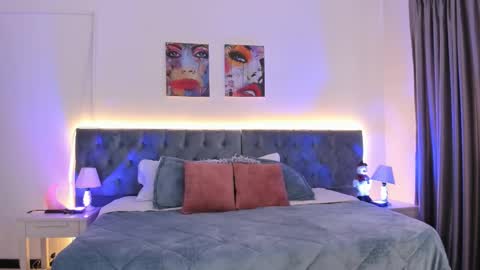 Snapshot of regina_blum chatting on 5, 12, 2025 Regina online show from 5, 12, 2025