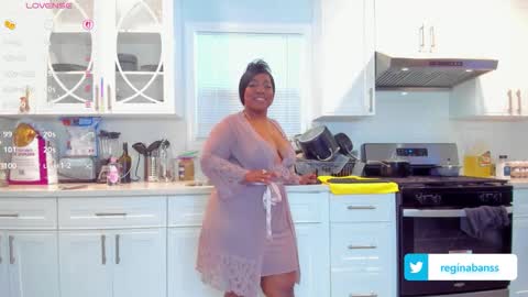 Snapshot of reginabanx chatting on 14, 12, 2025 reginabanx online show from 14, 12, 2025