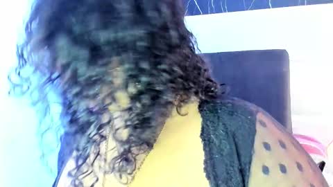 reginavegaa online show from 4, 12, 2025