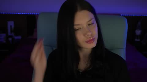 Snapshot of reginawine chatting on 3, 11, 2025 ReginaWine online show from 3, 11, 2025