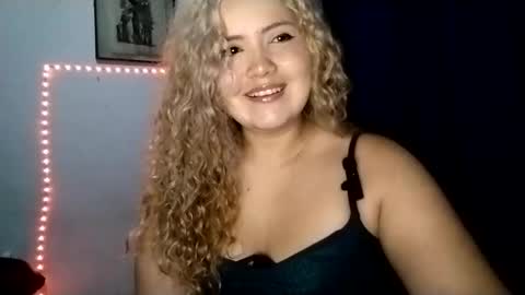 Snapshot of rei_chan26 chatting on 26, 2, 2025 Tania Nixx online show from 26, 2, 2025