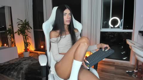  REICHEL  online show from 18, 1, 2025