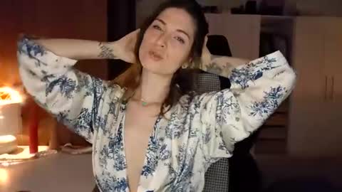 Snapshot of reileyfoxx chatting on 16, 6, 2026 Reiley online show from 16, 6, 2026