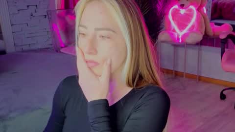 reina cummings online show from 15, 12, 2025