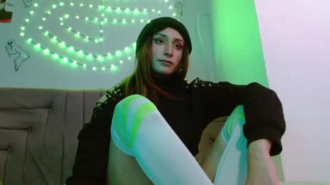 Snapshot of reiv_femboy chatting on 12, 5, 2026 reiv_femboy online show from 12, 5, 2026