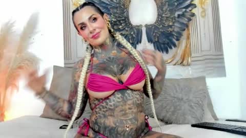 Snapshot of remy_flux chatting on 19, 9, 2025 Laura online show from 19, 9, 2025