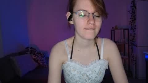 Snapshot of renaeblaski chatting on 24, 4, 2026 Claire online show from 24, 4, 2026