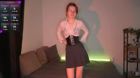 Snapshot of renaeblaski chatting on 29, 4, 2026 Claire online show from 29, 4, 2026