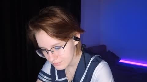 Snapshot of renaeblaski chatting on 6, 5, 2026 Claire online show from 6, 5, 2026