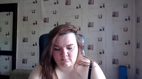 Snapshot of renataoia chatting on 27, 5, 2026 renataoia online show from 27, 5, 2026