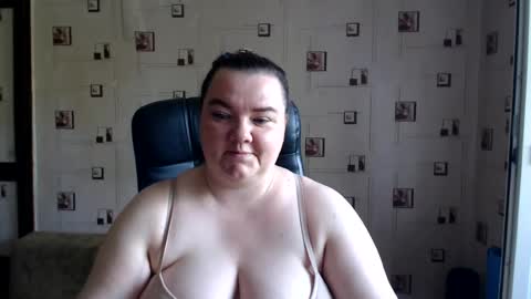 Snapshot of renataoia chatting on 2, 7, 2026 renataoia online show from 2, 7, 2026
