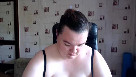 Snapshot of renataoia chatting on 6, 8, 2026 renataoia online show from 6, 8, 2026