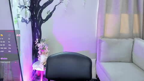 Snapshot of renataruiz_rr chatting on 24, 9, 2025 online show from 24, 9, 2025