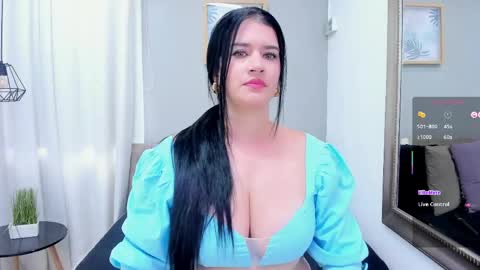 Snapshot of renataruiz_rr chatting on 25, 5, 2026 online show from 25, 5, 2026