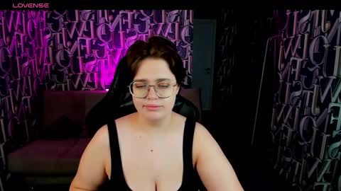 Snapshot of renee_turner chatting on 4, 12, 2024 renee_turner online show from 4, 12, 2024