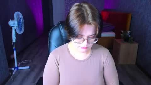 Snapshot of renee_turner chatting on 5, 12, 2024 renee_turner online show from 5, 12, 2024