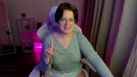 Snapshot of renee_turner chatting on 7, 12, 2024 renee_turner online show from 7, 12, 2024