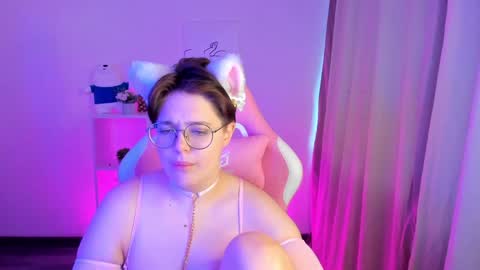 Snapshot of renee_turner chatting on 27, 12, 2024 renee_turner online show from 27, 12, 2024