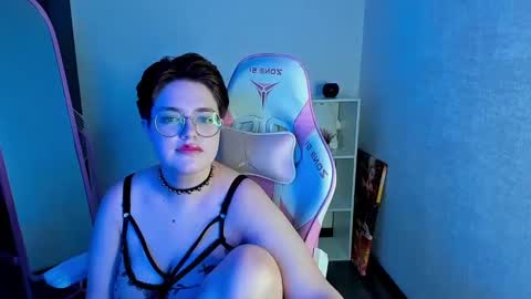 Snapshot of renee_turner chatting on 10, 1, 2025 renee_turner online show from 10, 1, 2025