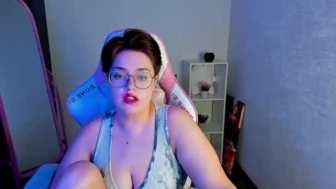 Snapshot of renee_turner chatting on 10, 1, 2025 renee_turner online show from 10, 1, 2025