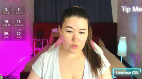 Snapshot of renee_turner chatting on 5, 10, 2025 renee_turner online show from 5, 10, 2025