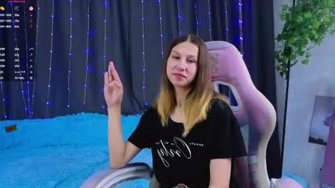 Snapshot of renettaschmeling chatting on 24, 7, 2026 Christina online show from 24, 7, 2026
