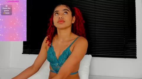 Snapshot of rennatta_sx chatting on 6, 10, 2025 Renata online show from 6, 10, 2025