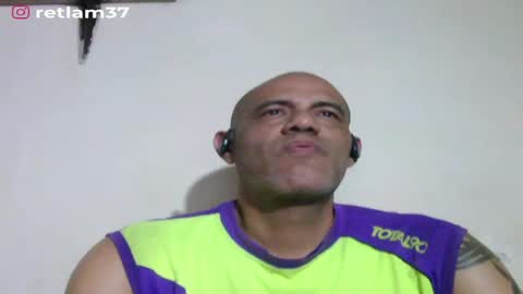 Snapshot of retlam37 chatting on 5, 8, 2026 Walter online show from 5, 8, 2026