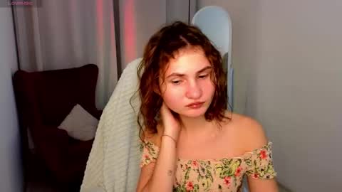 Snapshot of revenantrose chatting on 18, 10, 2025 Tara online show from 18, 10, 2025