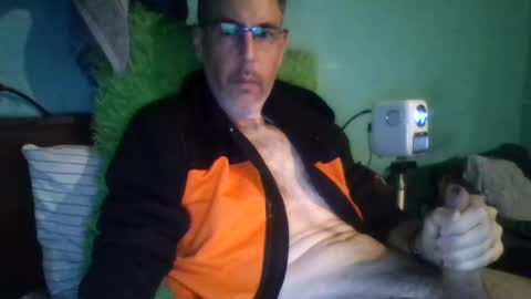 reyes_albert2006 online show from 7, 11, 2025