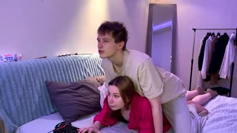 Snapshot of reynasweet_ chatting on 9, 4, 2026 Lola online show from 9, 4, 2026