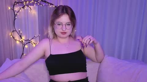 Snapshot of rheamoonn chatting on 5, 6, 2026 Grace online show from 5, 6, 2026