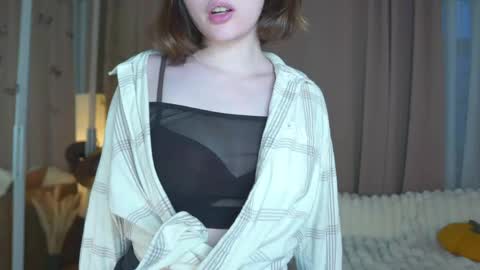 Snapshot of rhebageigel chatting on 9, 5, 2026 Nanami online show from 9, 5, 2026