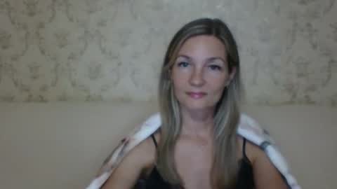 Snapshot of rialur09 chatting on 10, 9, 2025 Galina online show from 10, 9, 2025