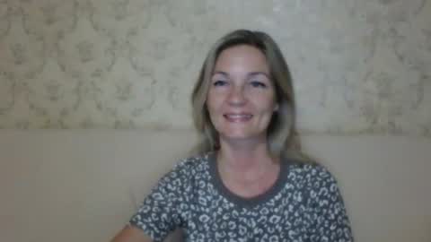 Snapshot of rialur09 chatting on 3, 10, 2025 Galina online show from 3, 10, 2025