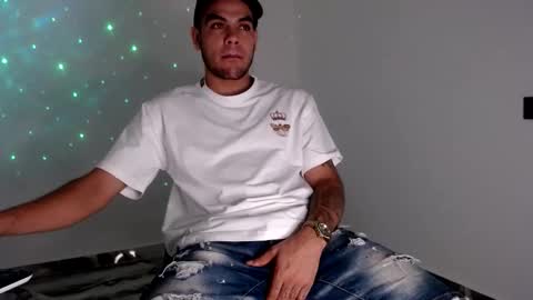 Snapshot of riancum chatting on 16, 4, 2026 juan online show from 16, 4, 2026