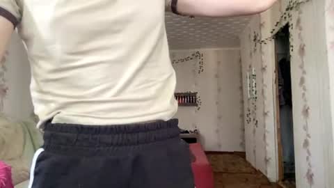 Snapshot of richellearmentrout chatting on 8, 8, 2026 jenny online show from 8, 8, 2026