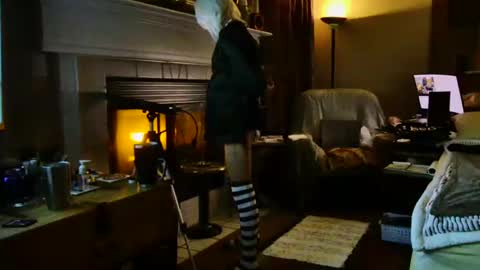 PINK HOLE TWINK online show from 17, 1, 2025