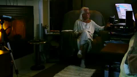 PINK HOLE TWINK online show from 26, 1, 2025