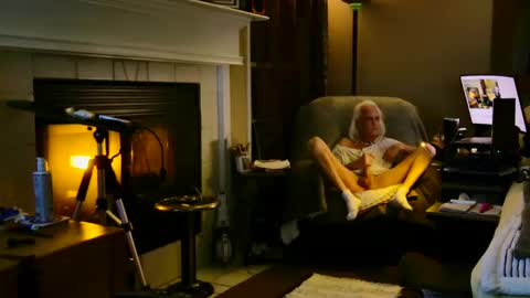 PINK HOLE TWINK online show from 29, 1, 2025