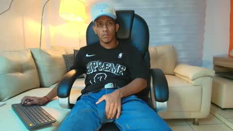 Snapshot of ricky_23cm_ chatting on 7, 4, 2026 RICKY online show from 7, 4, 2026