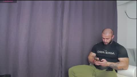 Snapshot of rickymiami1 chatting on 6, 11, 2025 rickymiami1 online show from 6, 11, 2025