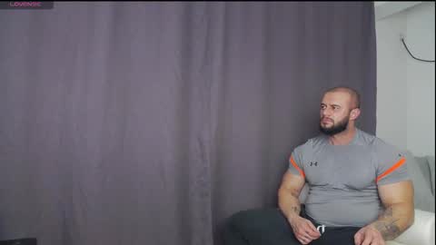 Snapshot of rickymiami1 chatting on 8, 11, 2025 rickymiami1 online show from 8, 11, 2025