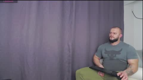 Snapshot of rickymiami1 chatting on 1, 12, 2025 rickymiami1 online show from 1, 12, 2025