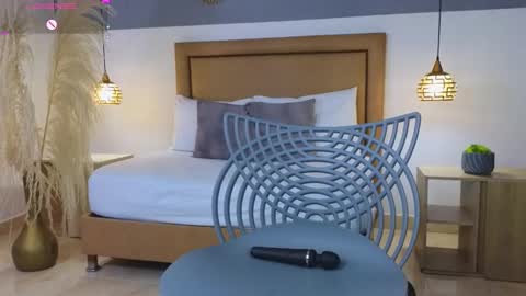 Riley Sierra online show from 30, 1, 2025