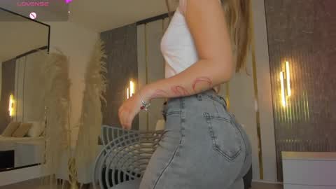 Riley Sierra online show from 10, 4, 2026