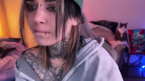   DianaBrite            fansl y online show from 22, 2, 2026