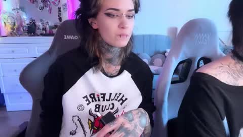   DianaBrite            fansl y online show from 28, 3, 2026