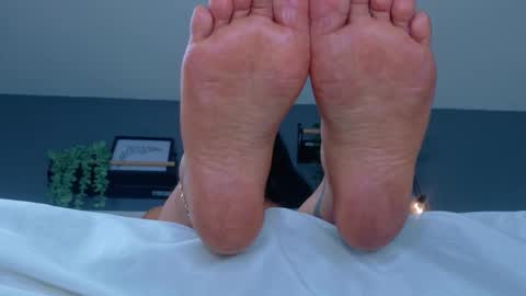 RIRI  online show from 8, 3, 2026